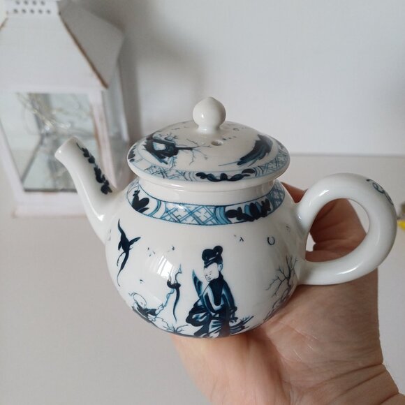 Gorgeous 1985 Franklin Mint WORCESTER Fine Porcelain Japanese Mini Teapot - Picture 13 of 13